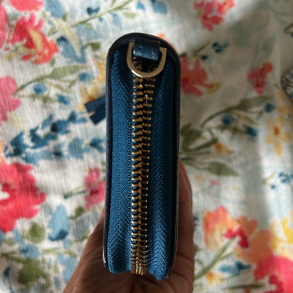 Tory Burch Blue Leather Zipper Wallet - Picture 4 of 11